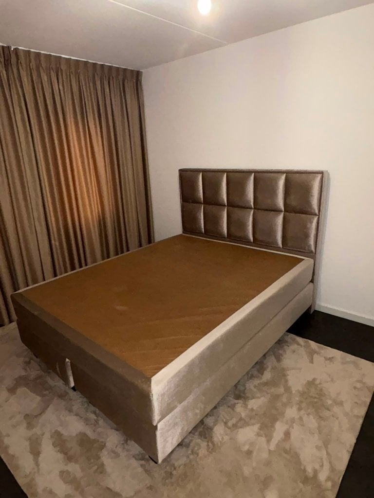 Boxspring 160x200 - Beige/champagne velvet met hoofdbord, Ophalen, Beige, Tweepersoons, Zo goed als nieuw