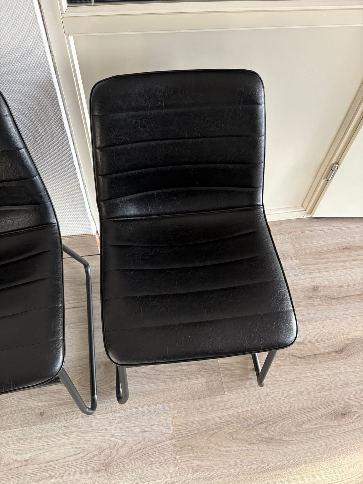 Set van 4 zwarte stoelen - Modern design, Ophalen, Gebruikt, Zwart, Leer