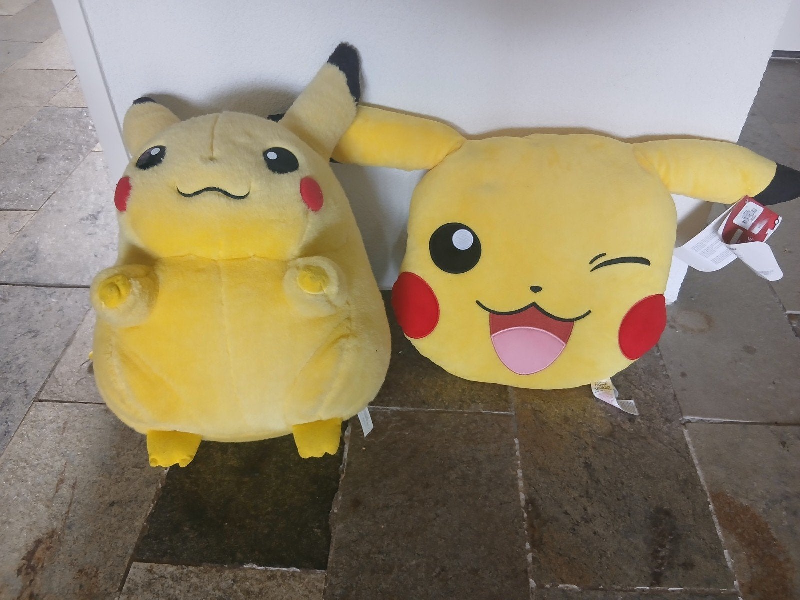 Pikachu knuffel en kussen., Ophalen, Geel, Overige typen, Pokémon