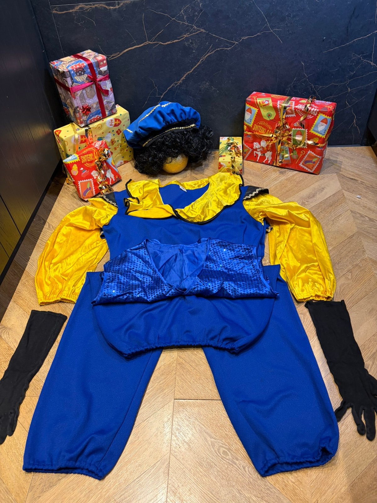 Pietenpak geel blauw maat xl luxe sinterklaas zwarte piet, Ophalen of Verzenden, Zo goed als nieuw