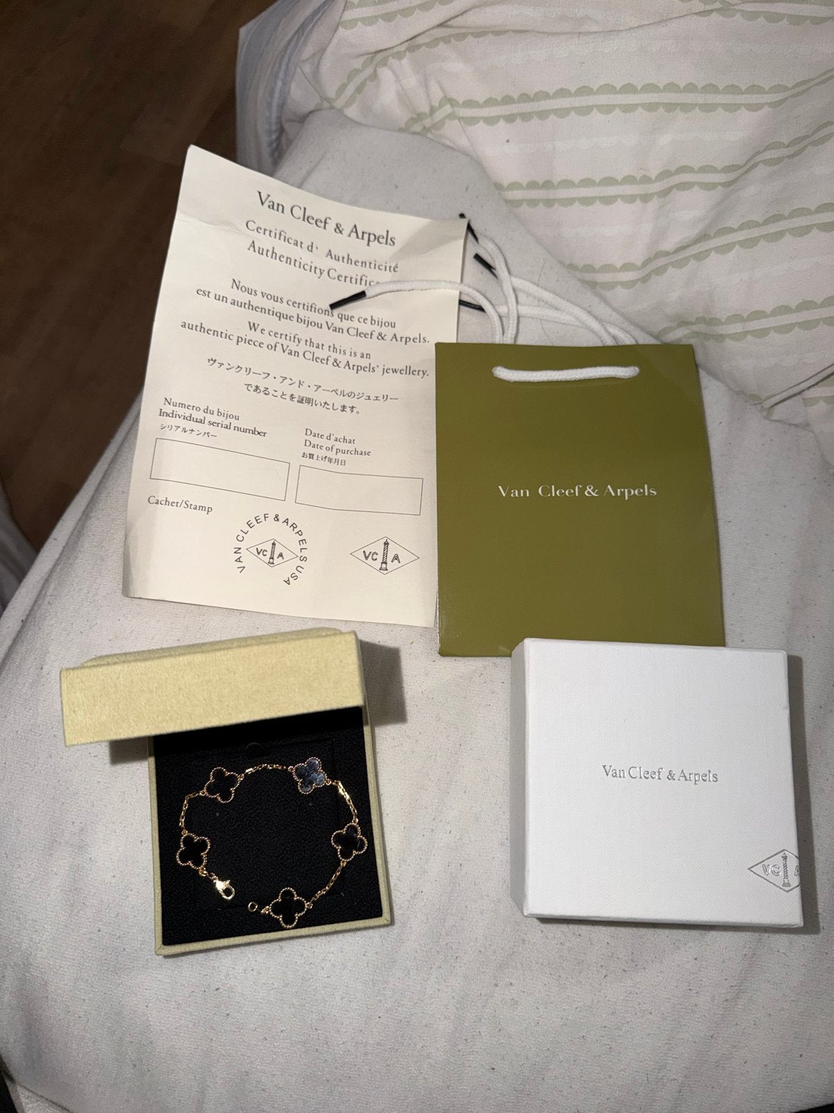 Van Cleef & Arpels Alhambra Armband Zwart Goud, Ophalen of Verzenden, Zo goed als nieuw, Zwart, Goud