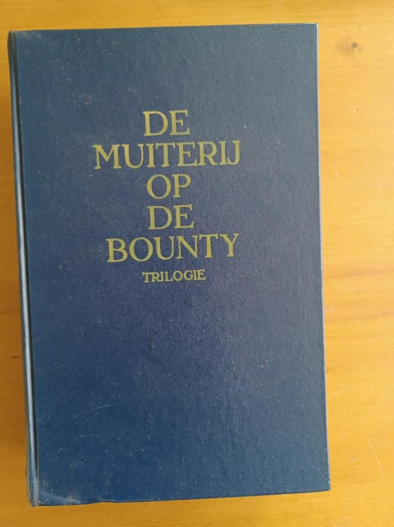 De muiterij op de Bounty trilogie, Boeken, Gelezen, Ophalen of Verzenden, Charles Nordhoff / James Norman Hall, Amerika