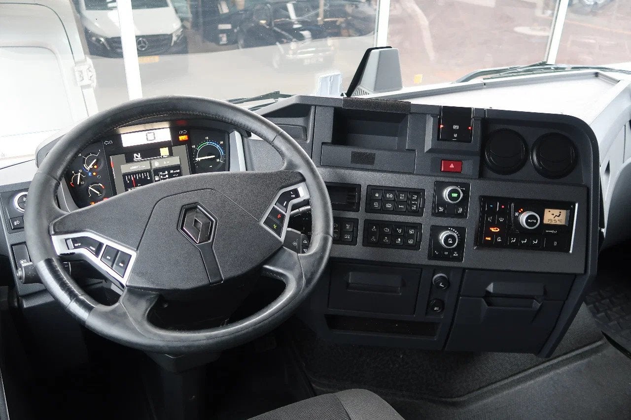 Renault T520 6x2/ RETARDER/ FULL AIR/ HYDRAULICS/ BOOGIE, Auto's, Vrachtwagens, Automaat, Euro 6, Renault, Bedrijf