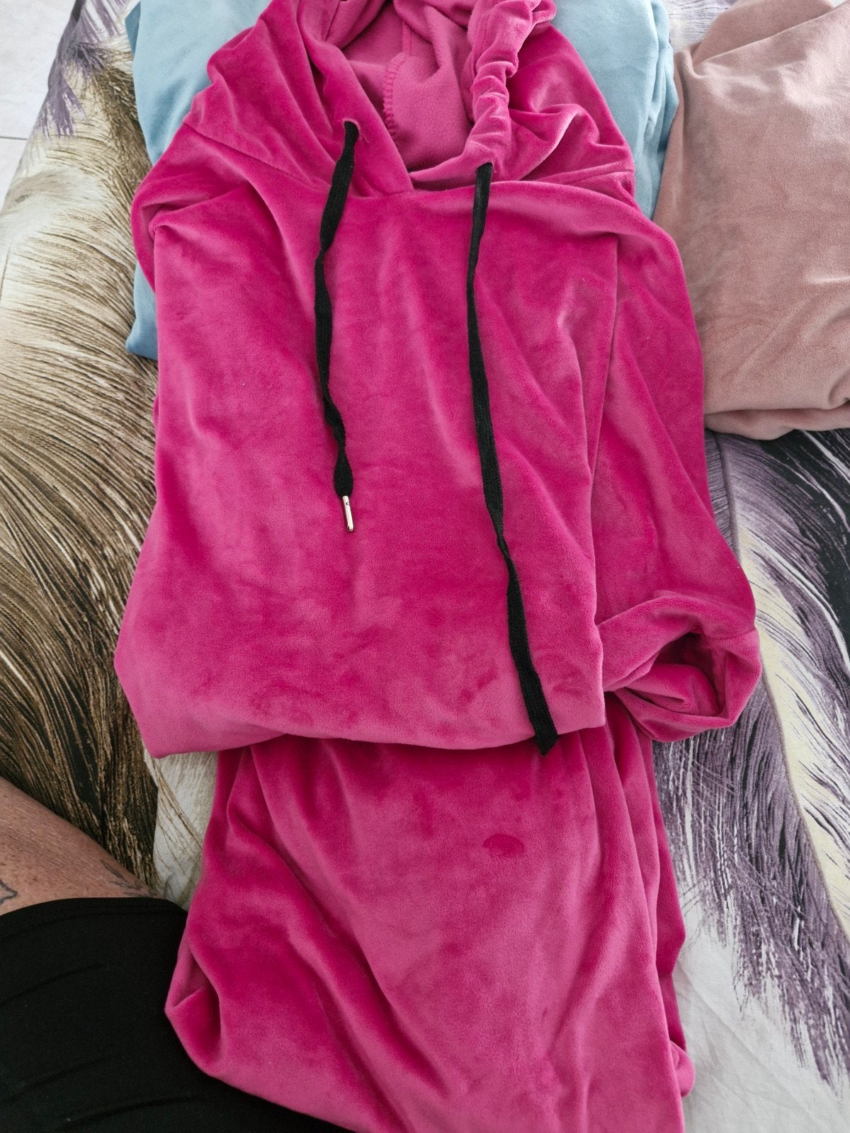 1 maat huispakken   met capuchon  verschillende kleuren, Ophalen of Verzenden, Zo goed als nieuw, Zwart
