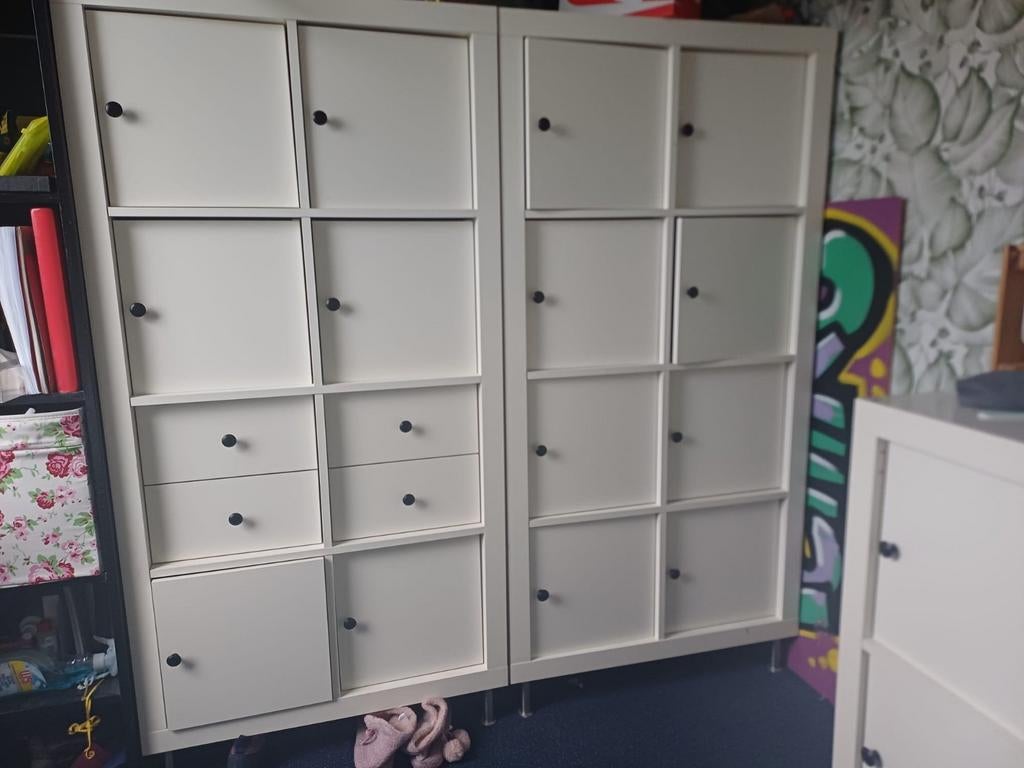 Drie witte IKEA Kallax kasten met deuren en lades, Ophalen, Gebruikt