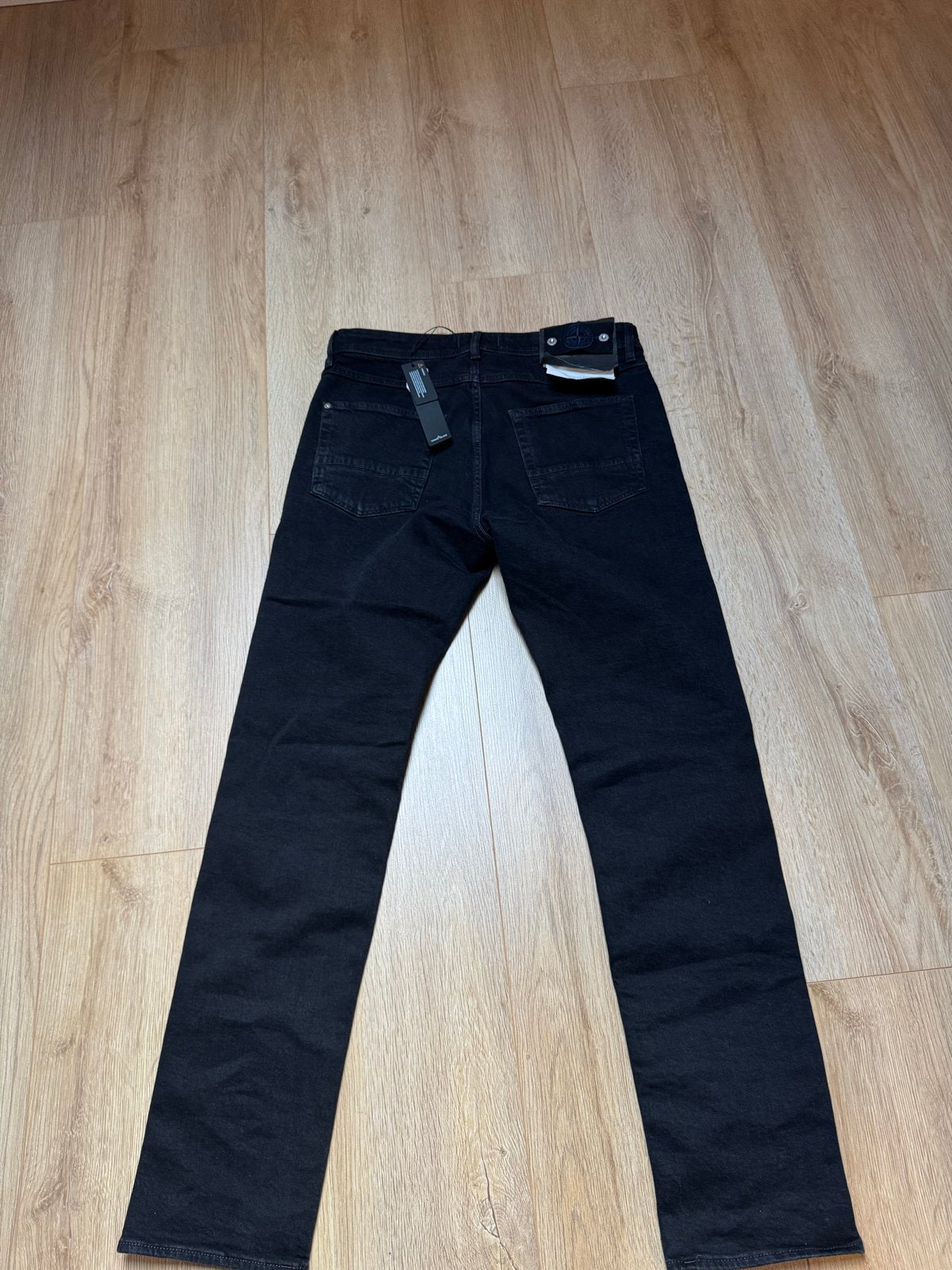 Stone Island Zwarte Jeans - Maat 31 - Nieuw met prijskaartje, Kleding | Heren, Ophalen of Verzenden, Nieuw, Zwart, W32 (confectie 46) of kleiner