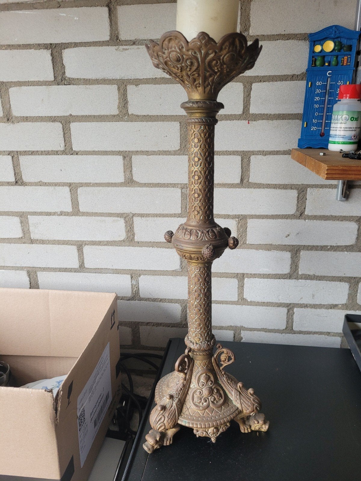 Antieke koperen kandelaar met gedetailleerde versieringen, Antiek en Kunst, Antiek | Kandelaars, Ophalen of Verzenden, Koper of Brons