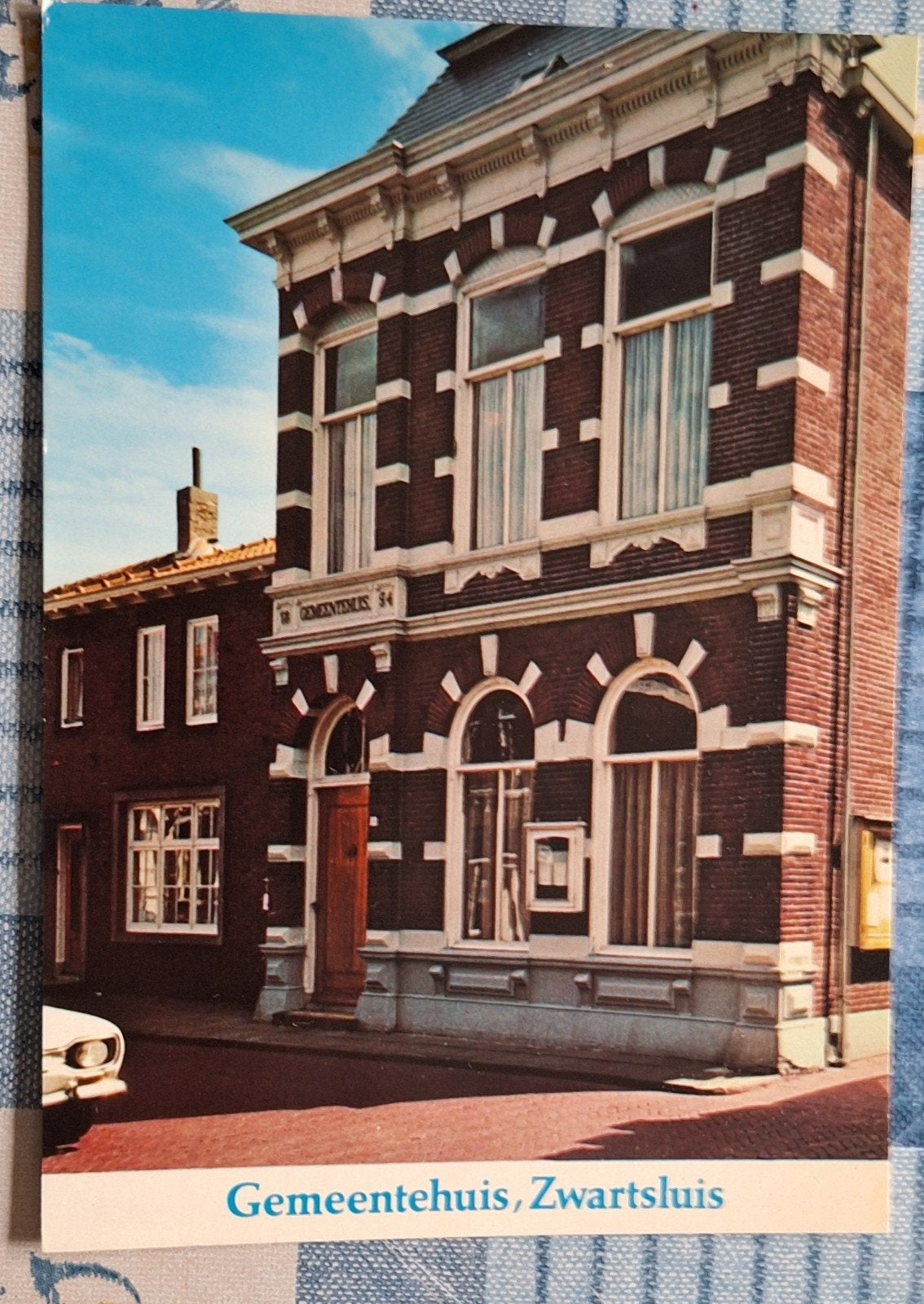 Ansichtkaart Gemeentehuis Zwartsluis (ongelopen), Verzamelen, Ophalen of Verzenden, 1960 tot 1980, Ongelopen, Overijssel