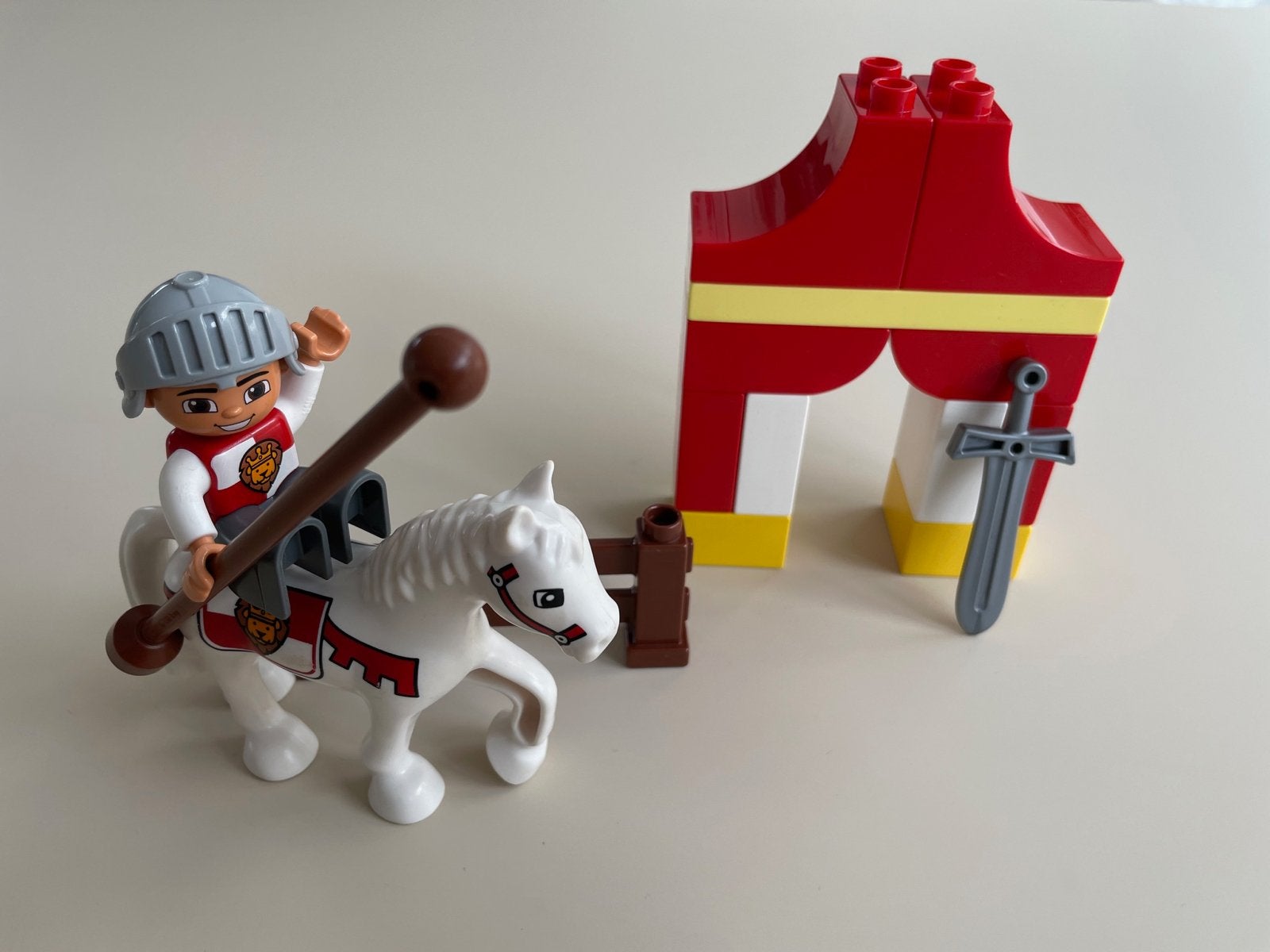 Duplo Ridderset 10568 met ridder, paard en tent, Inclusief minifiguren, Gebruikt, Ophalen of Verzenden, Duplo