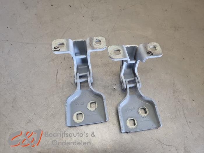 Scharnier deur links-voor van een Renault Master, Auto-onderdelen, Gebruikt, -, Renault, -