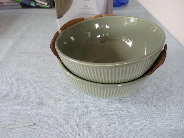 Set van 2 kommen saliegroen van Regal Dining servies Nieuw, Nieuw, Ophalen of Verzenden, Kom(men), Overige stijlen