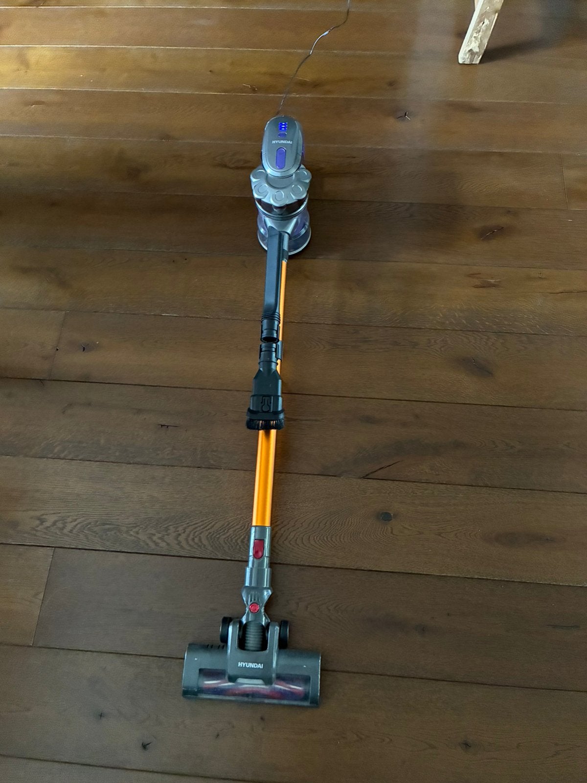 Hyundai steelstofzuiger met goed werkende oplader, Witgoed en Apparatuur, Stofzuigers, Ophalen, Zo goed als nieuw