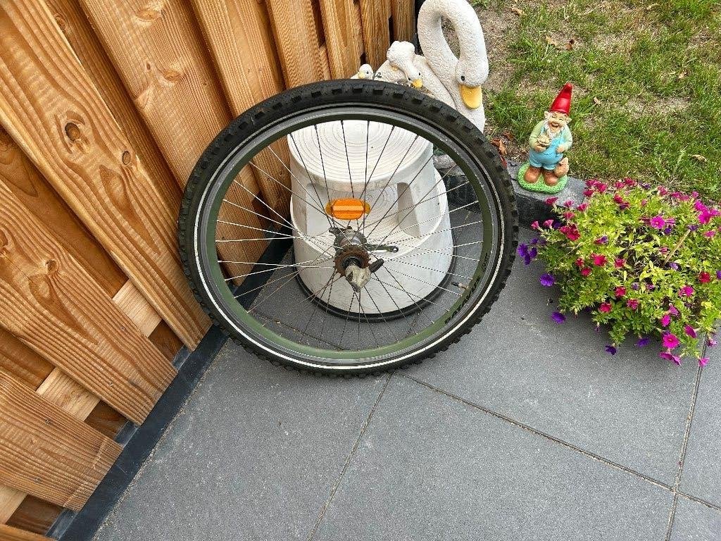 tk:26 inch achterwiel 3 NEXUS versnellingen terugtraprem, Wiel, Gebruikt, Ophalen of Verzenden, Shimano Nexus 3 versnellingen terugtraprem