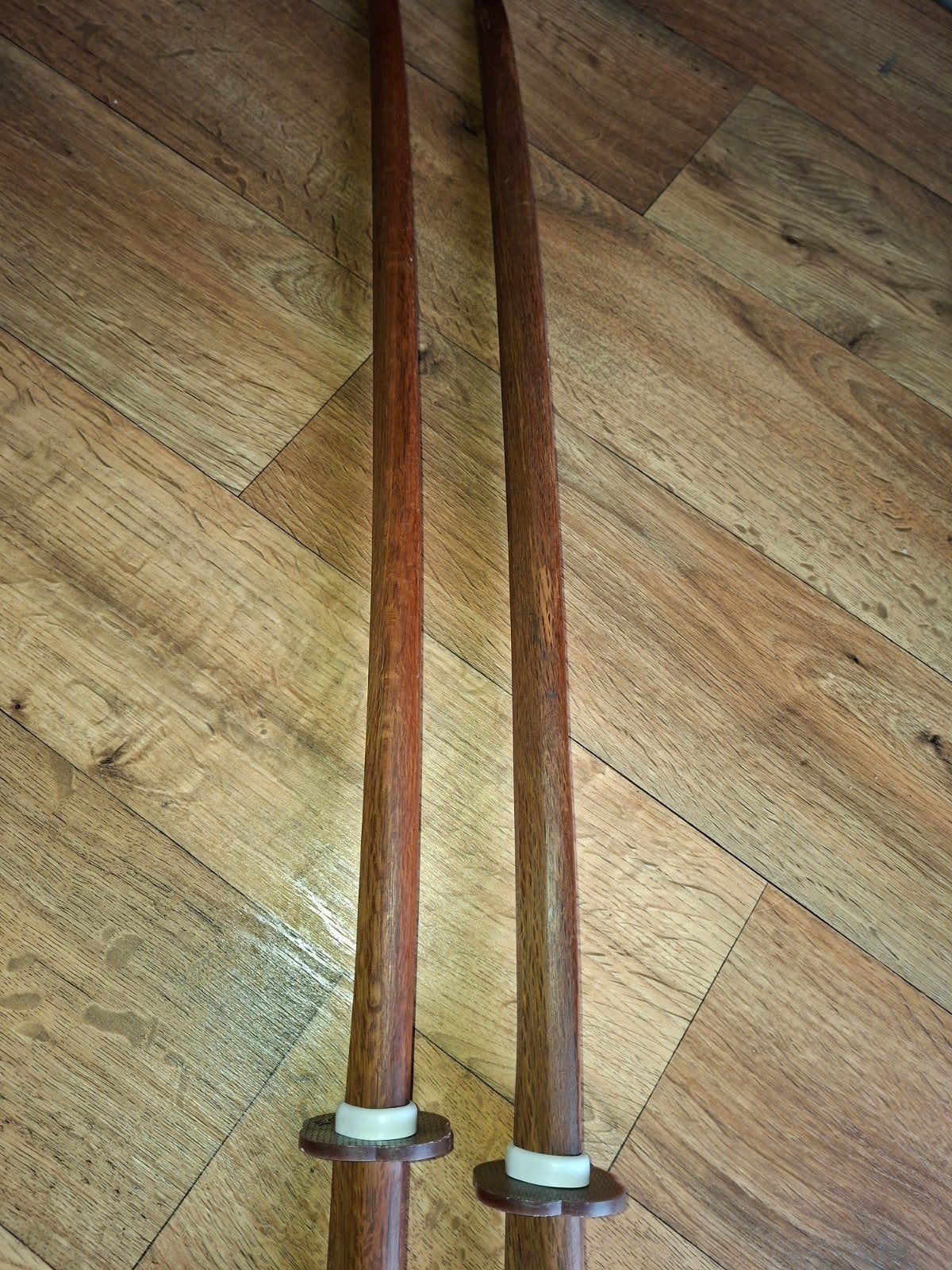 2 Houten Oefenzwaarden (Bokken) - 100cm, Ophalen, Gebruikt, Kendo, Vechtsportmateriaal