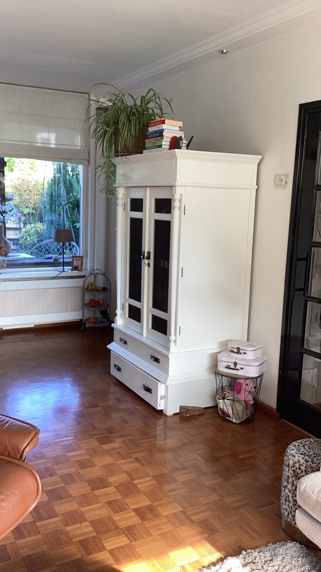 Te koop koloniale teakhouten tv kast geschilderd ralkl 9010, Ophalen, Gebruikt, 100 tot 150 cm, Teakhout