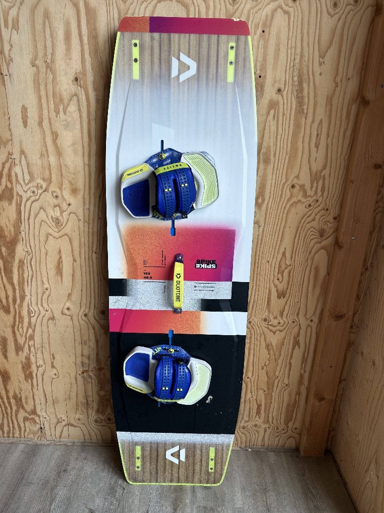 Duotone Spike 2023 Kiteboard + Entity bindingen, Info@duotone.com, Gebruikt, Duitsland, Twintip
