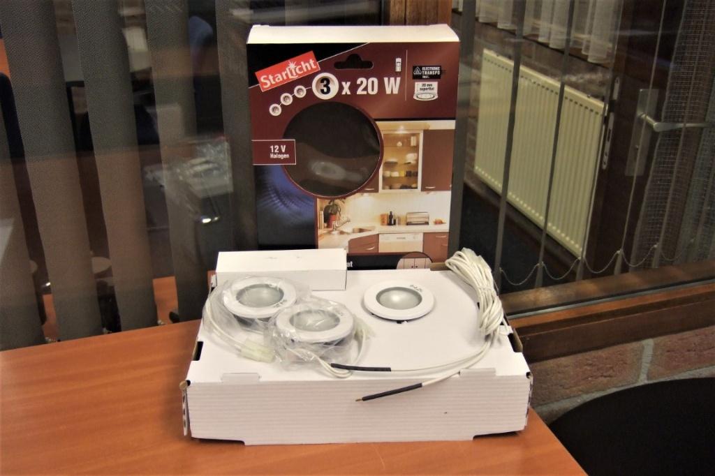 Spotjes (3 stuks) 3 x 20 Watt wit van kleur, Ophalen, Nieuw, Plafondspot of Wandspot, Overige materialen