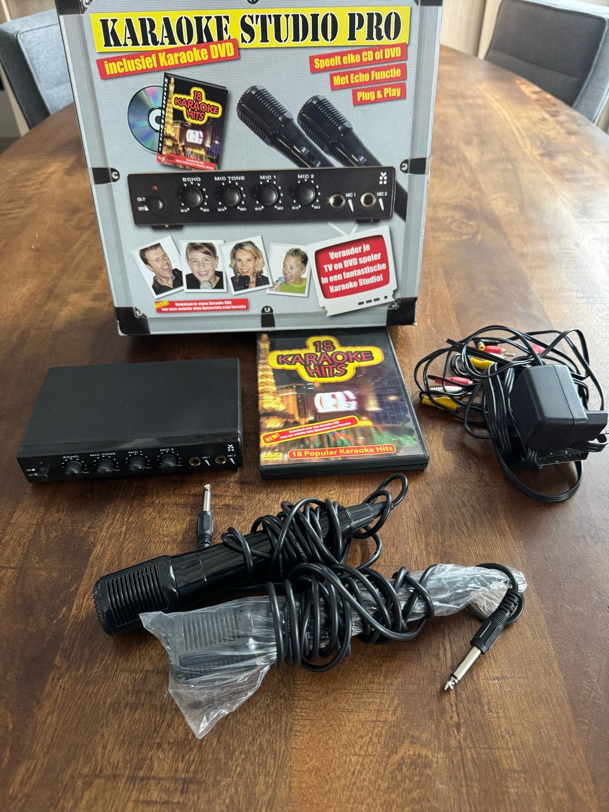 Karaoke Studio Pro met 2 microfoons en DVD, Ophalen of Verzenden, Zo goed als nieuw, Complete set