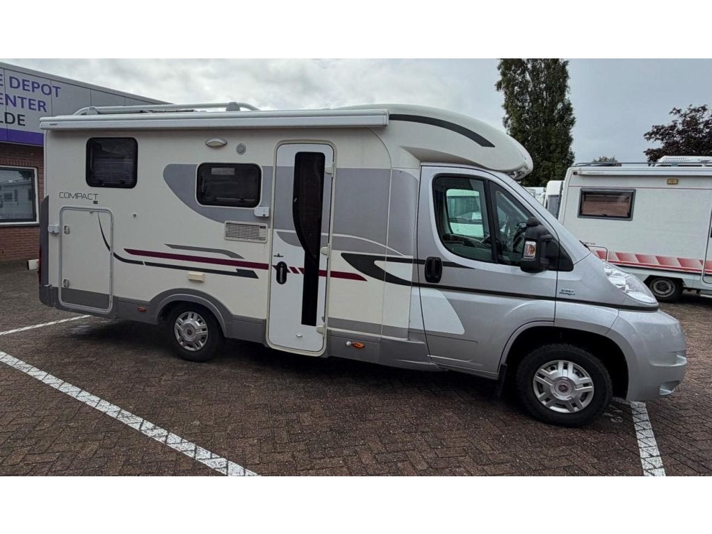 Adria Compact SL Lengtebedden Euro5 LPG zeer compleet!, Caravans en Kamperen, Luifel, Ringverwarming, Fiat, Tot en met 2