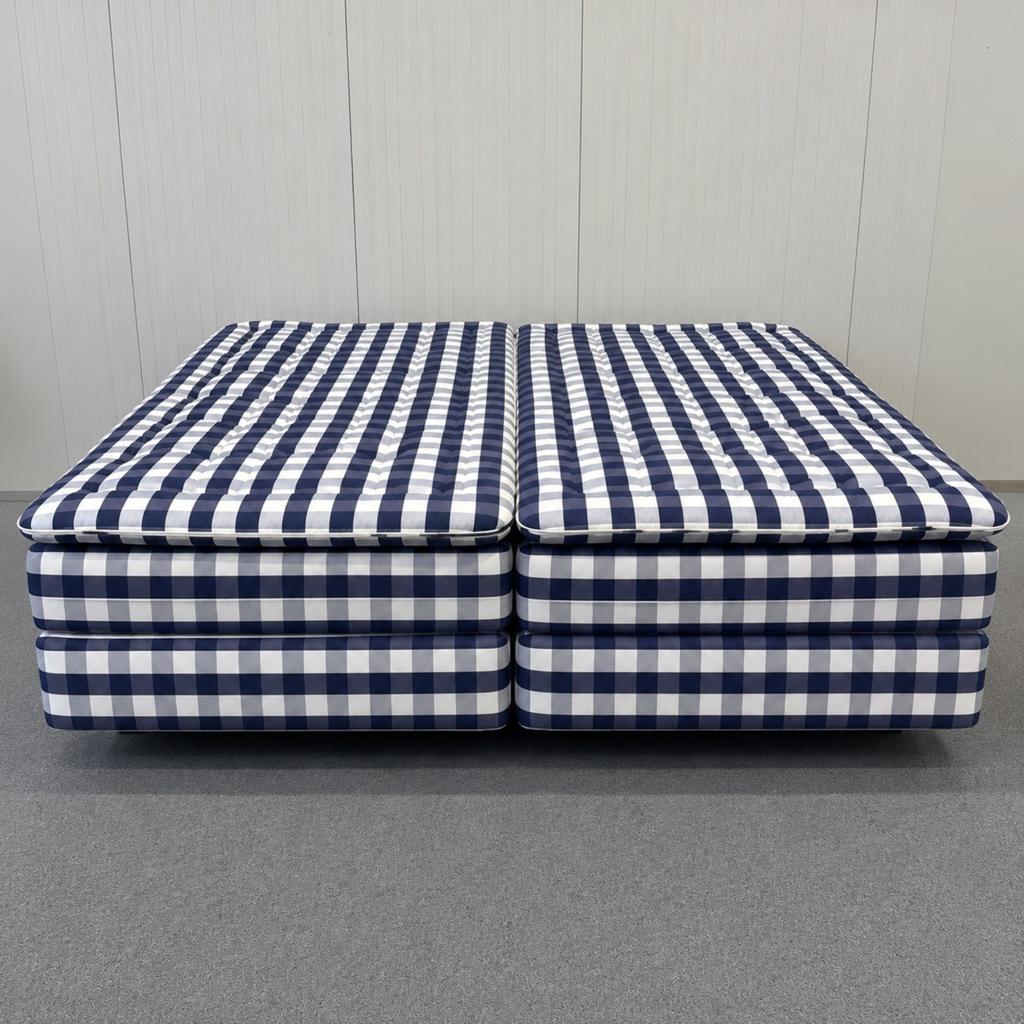 Wegens emigratie te koop: Hästens boxspring 200cm x 200cm, Ophalen, Zo goed als nieuw, Tweepersoons, Hästens
