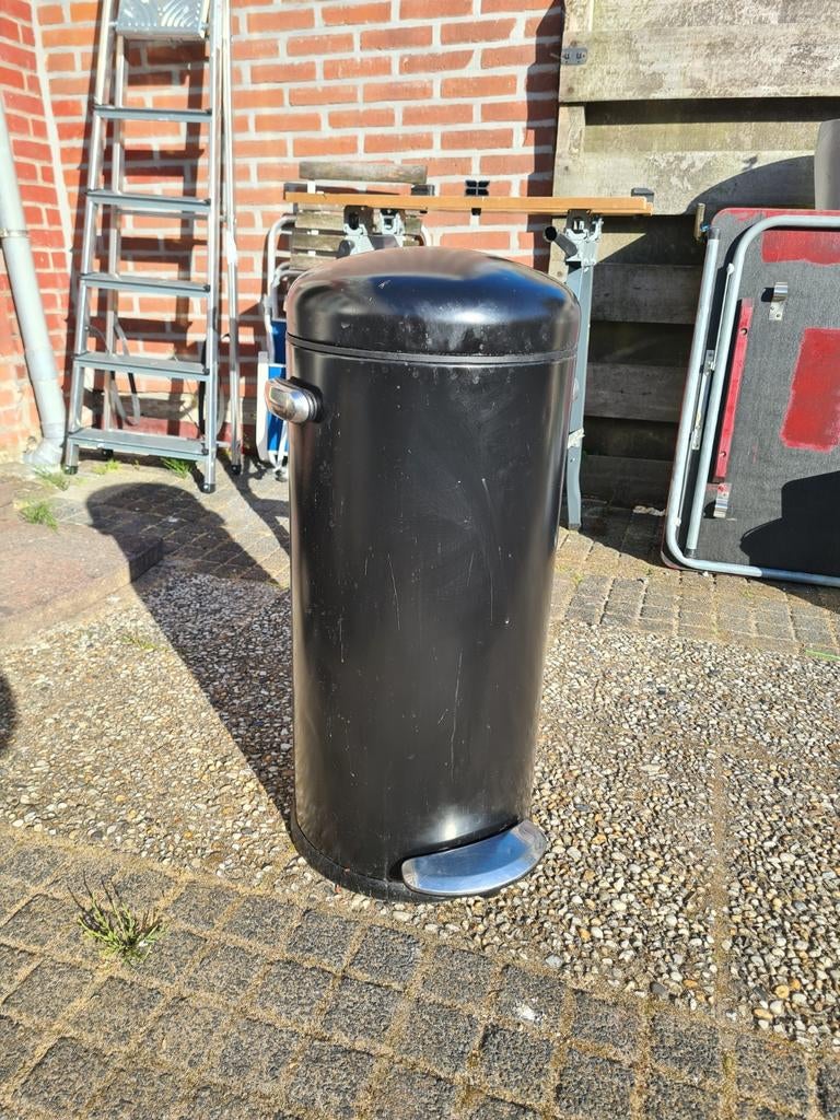 Simplehuman zwarte ronde vuilnisbak, Ophalen, Gebruikt, Met pedaal, 50 tot 75 cm