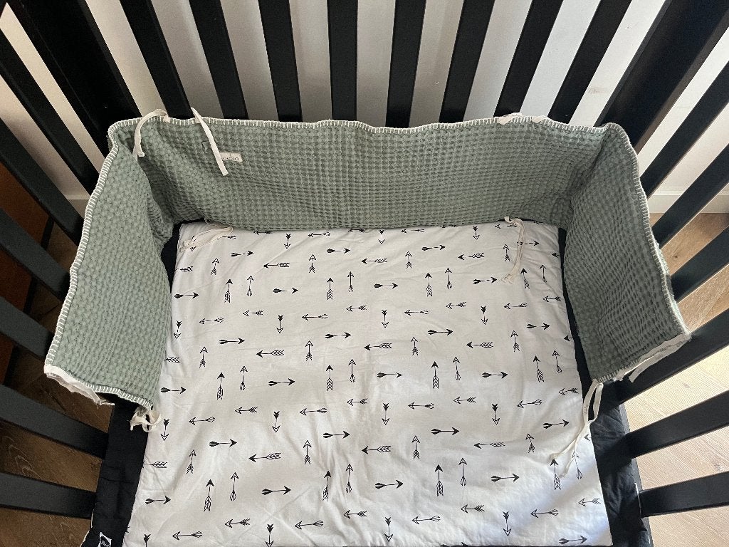 Boxbumper Koeka shadow green, Kinderen en Baby's, Boxen, Ophalen of Verzenden, Zo goed als nieuw, Rechthoekig
