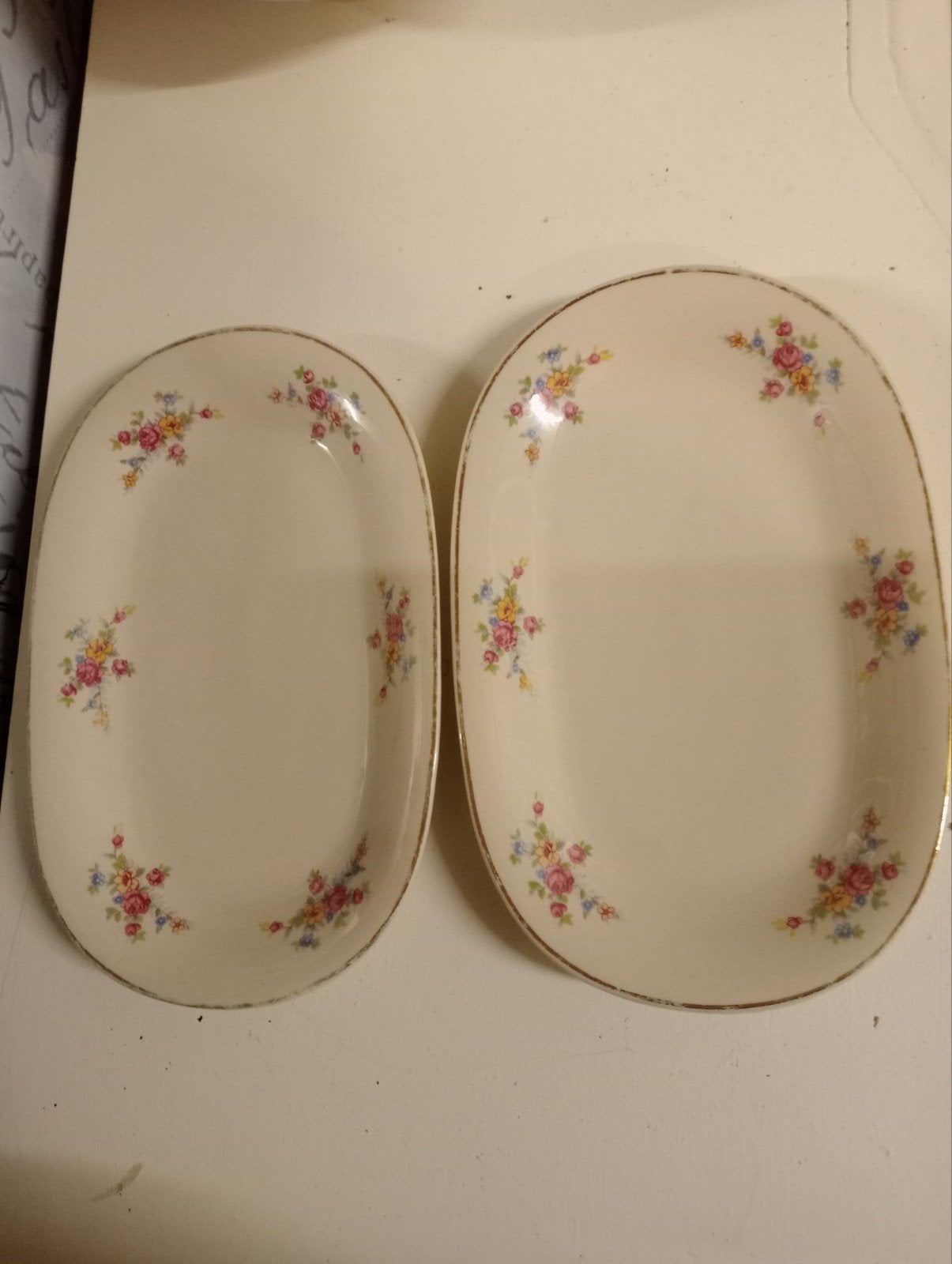 Set van 2 vintage ovale schalen met bloemmotief, Antiek en Kunst, Ophalen