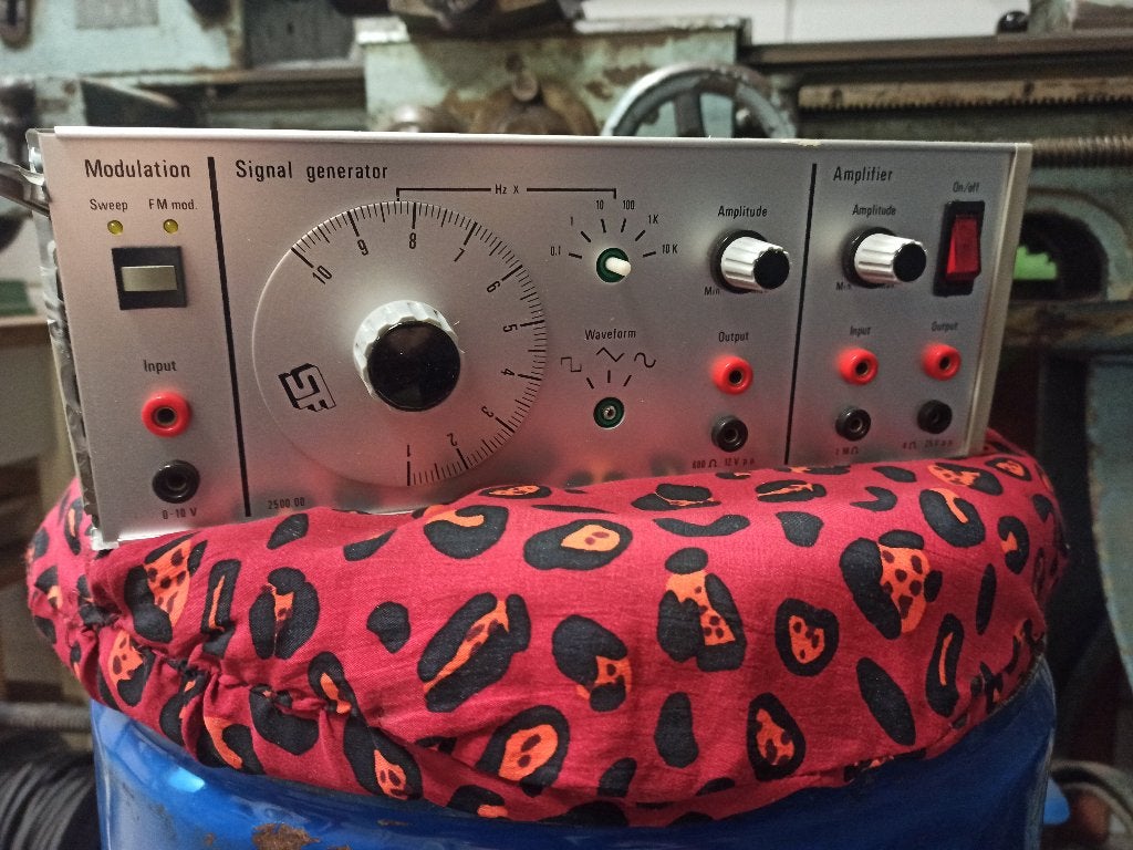 Signaal generator Frederiksen Scientific, Doe-het-zelf en Verbouw, Meetapparatuur, Ophalen of Verzenden, Gebruikt