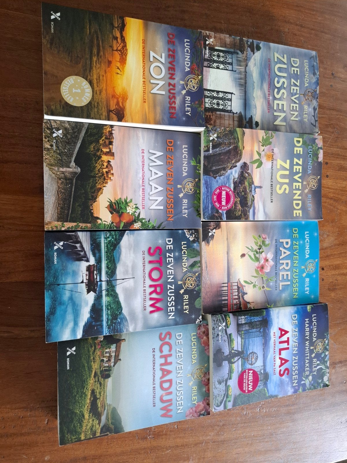 De Zeven Zussen serie - Lucinda Riley (7 boeken), Ophalen, Zo goed als nieuw, Lucinda Riley, Nederland
