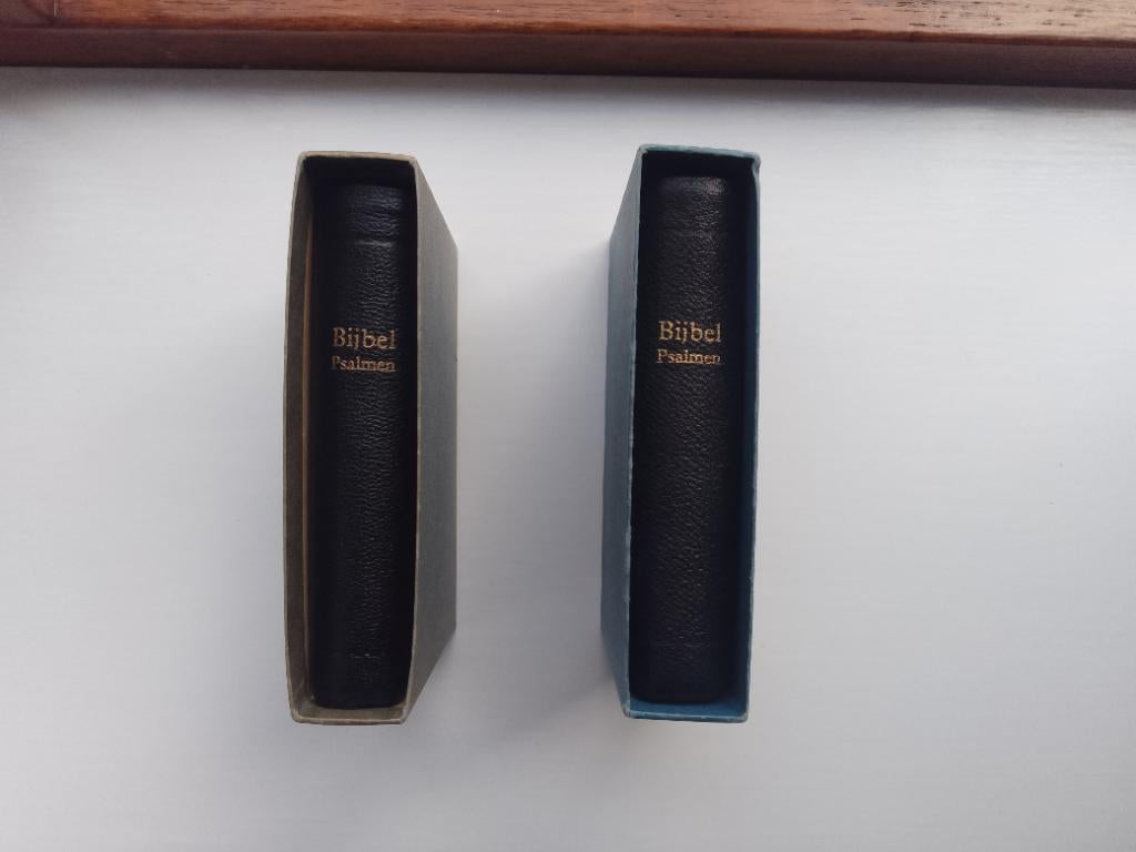 Twee zakbijbels (SV) met Psalmen en Formulieren, Ophalen of Verzenden, Zo goed als nieuw, Jongbloed, Christendom | Protestants