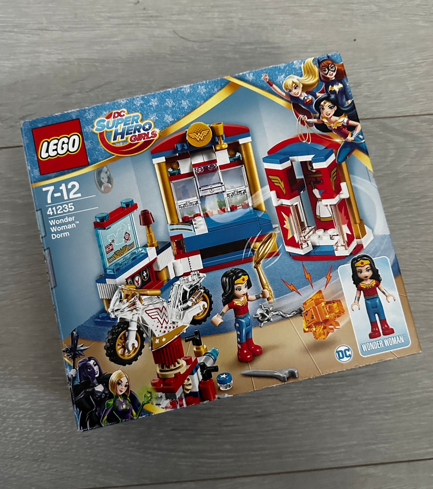 Lego - Wonder Woman nachtverblijf (41235) COMPLEET, Ophalen of Verzenden, Zo goed als nieuw