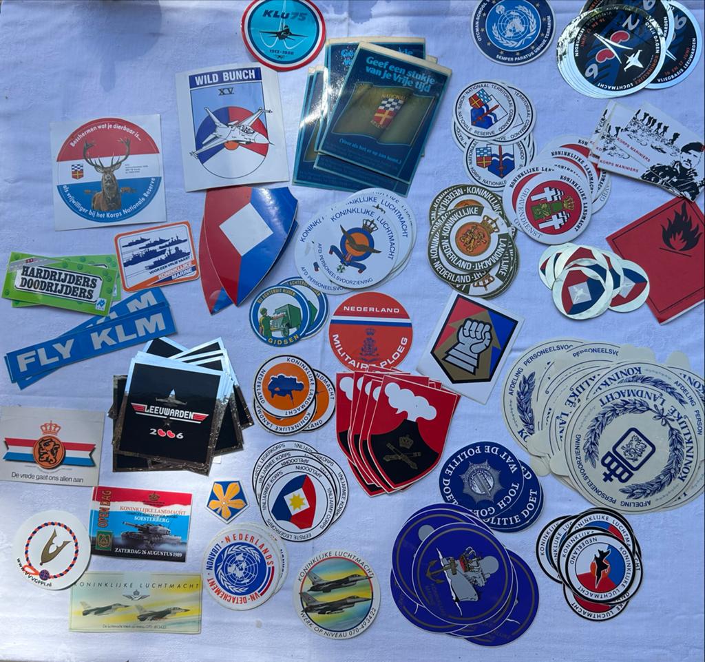 Grote verzameling (defensie) stickers jaren '70-'90, Ophalen of Verzenden, Zo goed als nieuw, Overige typen