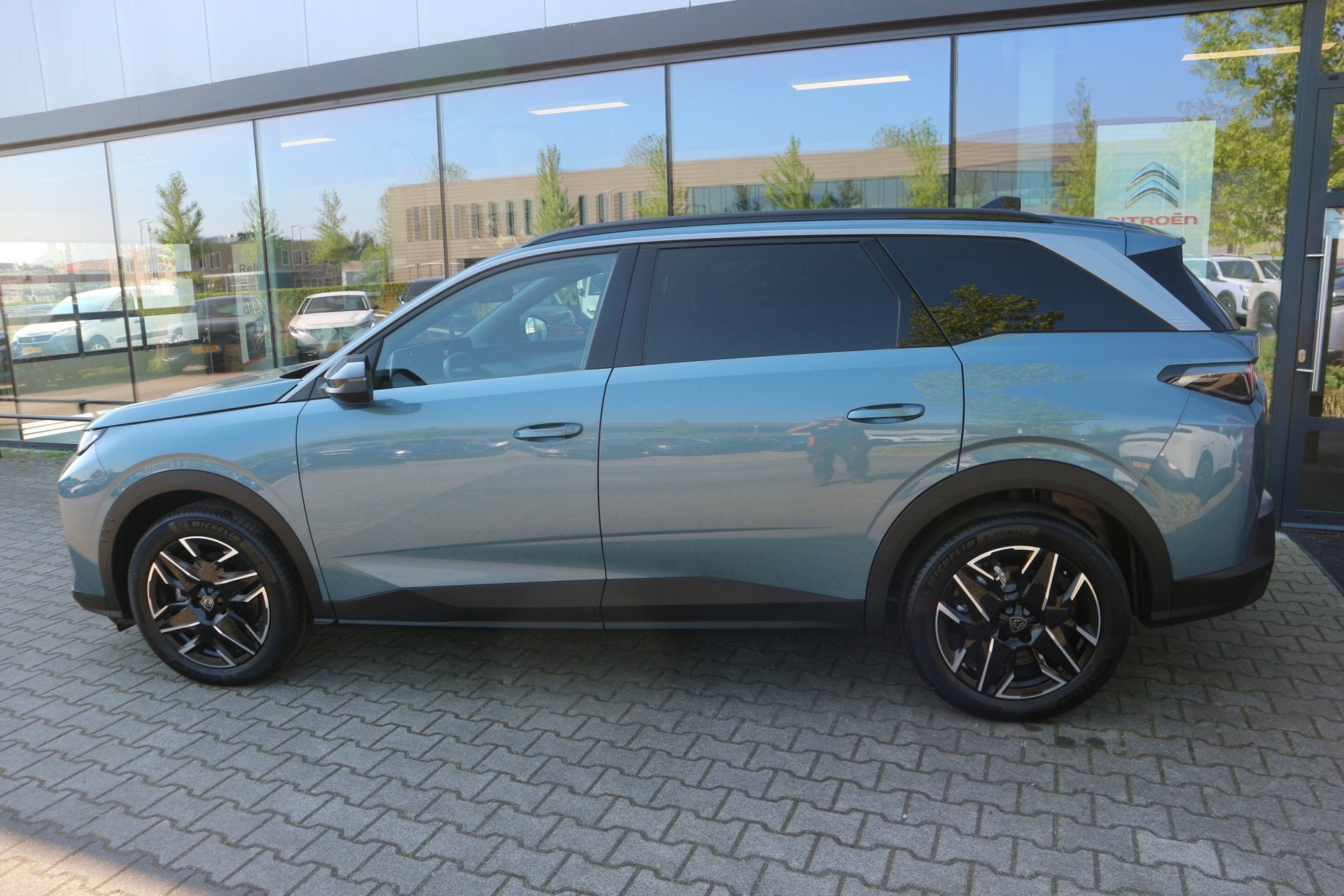 Peugeot 5008 1.2 Hybrid 145 Allure 7 ZITS CAMERA CRUISE KEYL, Auto's, 136 pk, Gebruikt, 1199 cc, Blauw