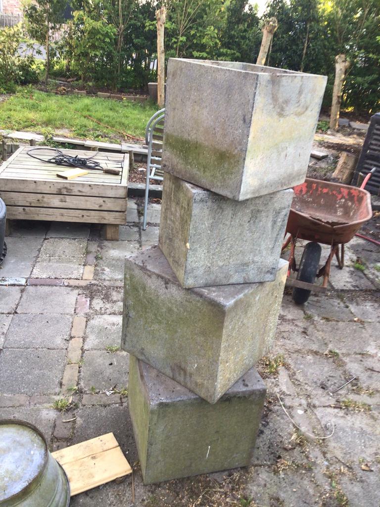 4 vierkante plantenbakken, stevig, Ophalen, Overige materialen, Gebruikt, Minder dan 60 cm