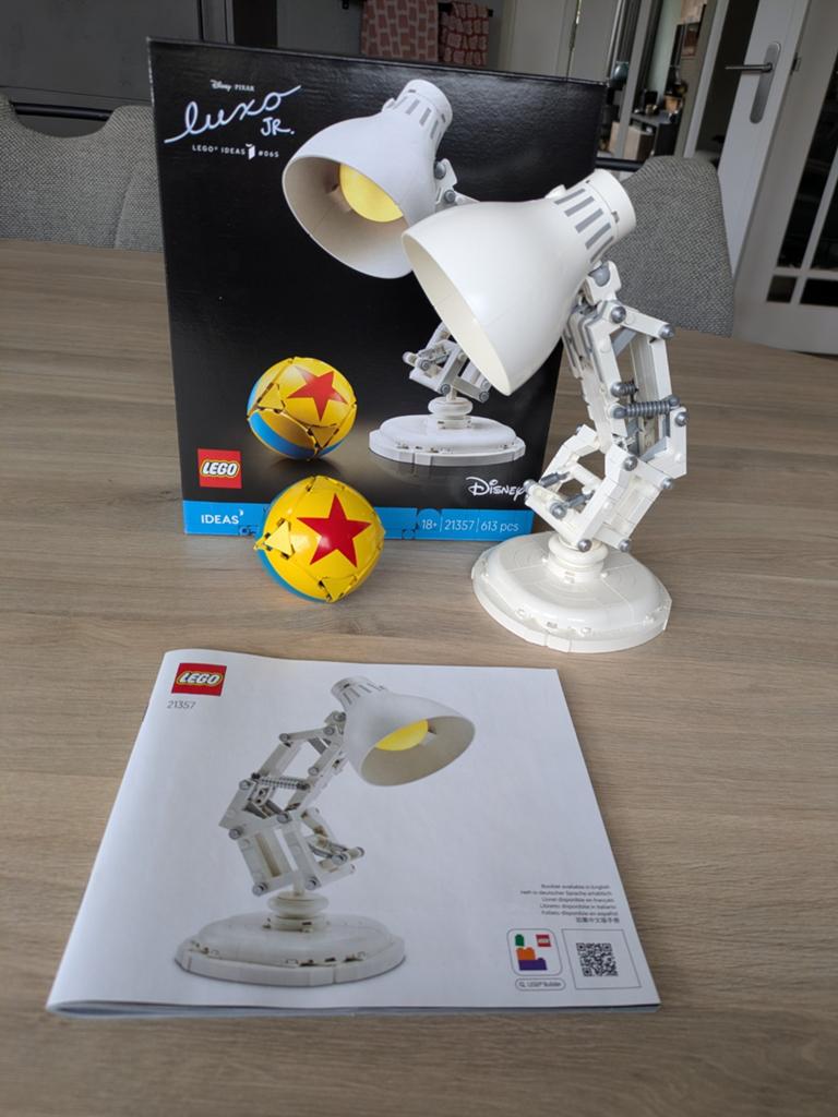 Lego Disney Pixar lamp 21357, Ophalen of Verzenden, Zo goed als nieuw, Met 1 controller
