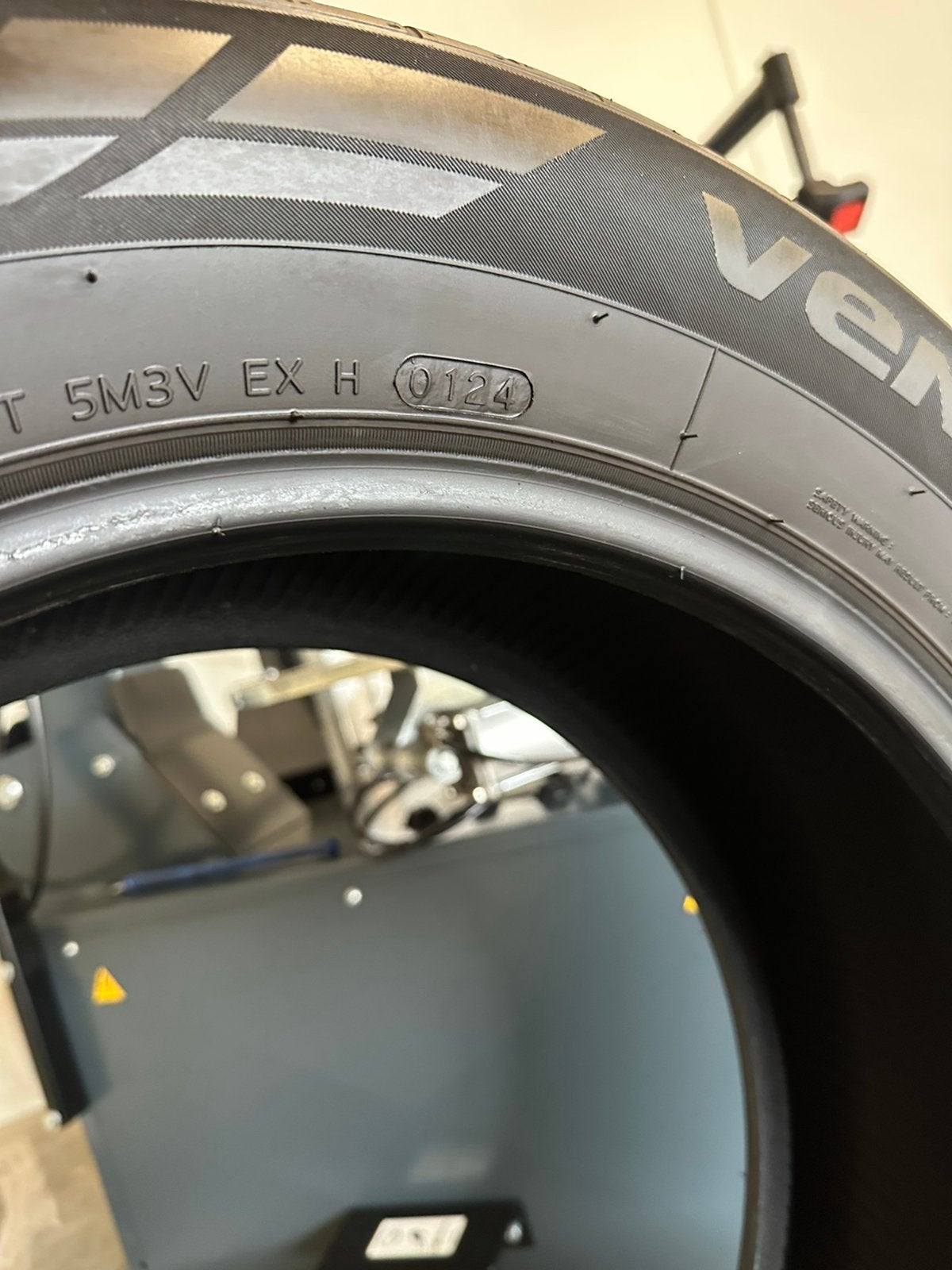 235 60 18 Zomerbanden Hankook 235/60 R18 Inclusief Montage, Hankook, Ophalen of Verzenden, Zo goed als nieuw, Zomerbanden