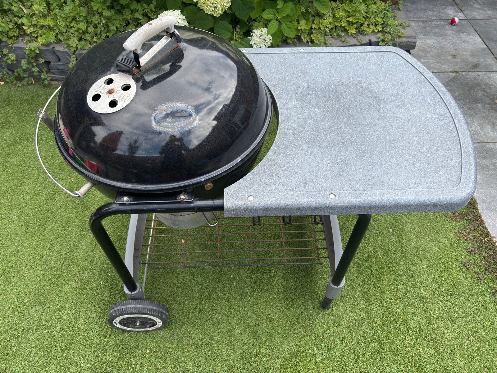 Weber master touch 57 barbecue met zijtafel, Tuin en Terras, Houtskoolbarbecues, Gebruikt, Ophalen