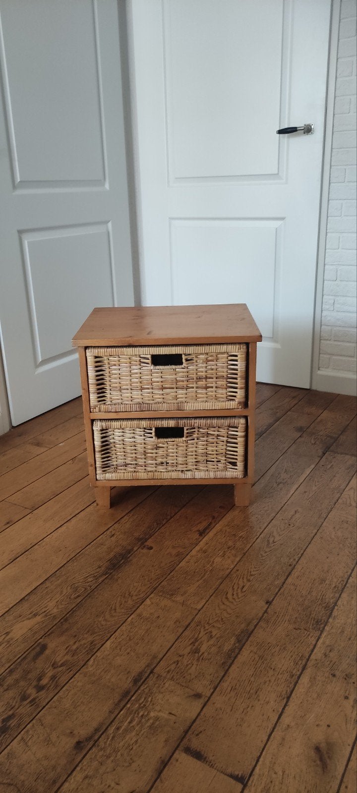kastje of bijzettafel met manden, Huis en Inrichting, Ophalen, Gebruikt, 1 of 2 laden, 50 tot 100 cm