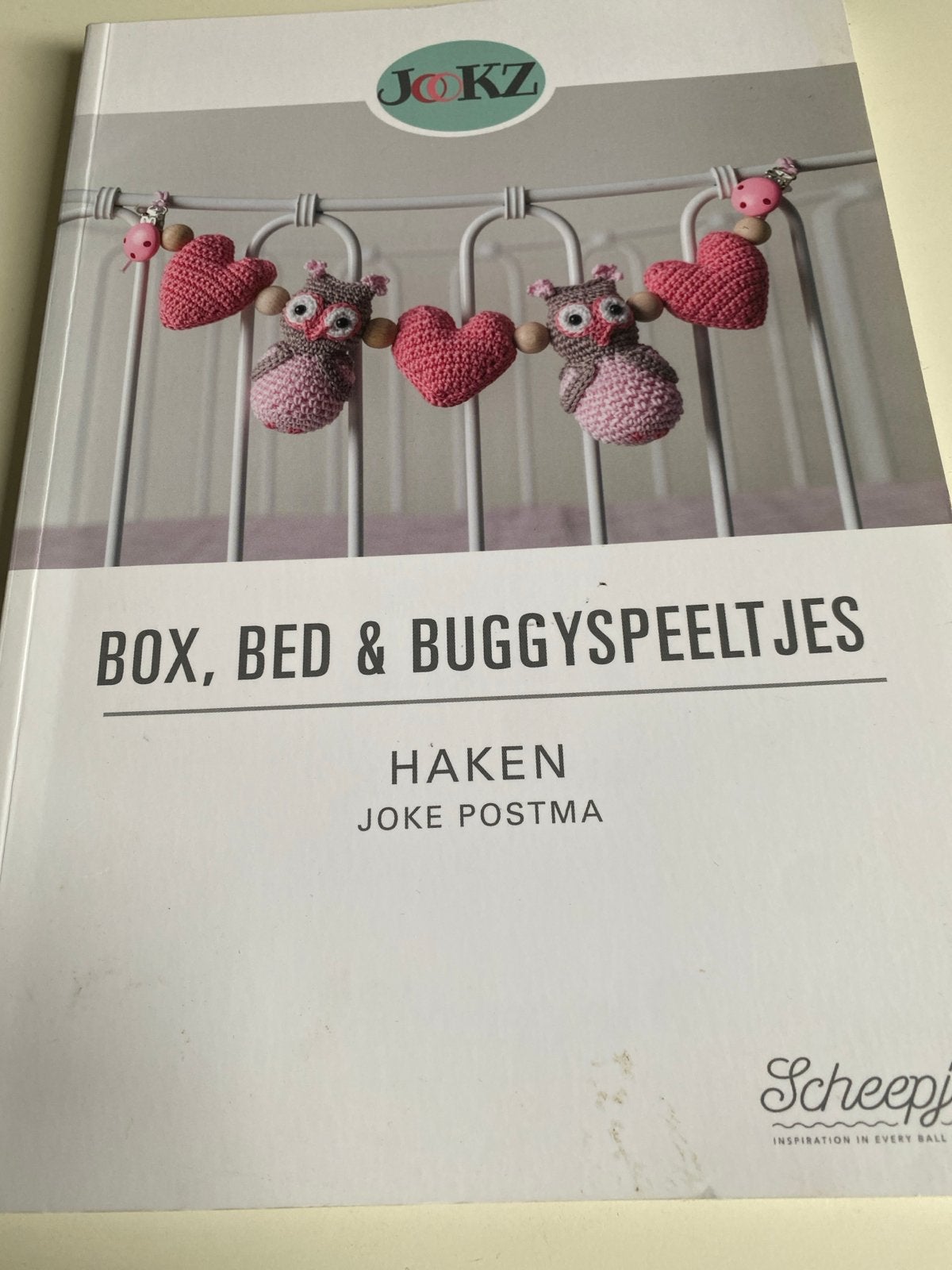 Haken: Box, Bed & Buggyspeeltjes - Joke Postma, Ophalen of Verzenden, Zo goed als nieuw, Breien en Haken, Geschikt voor kinderen