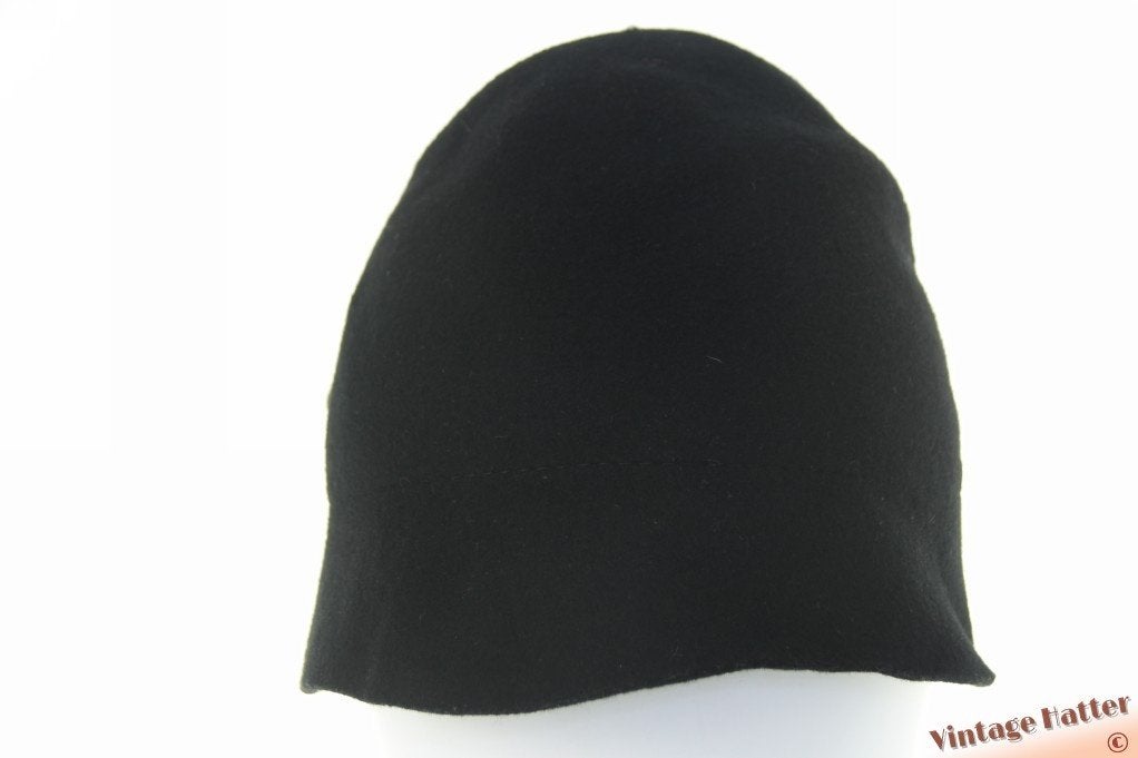 Vintage Dames cloche dophoed zwart vilt met vilten strik 56, Ophalen of Verzenden, Zo goed als nieuw, 56 of 57 cm (M, 7 of 7⅛ inch)