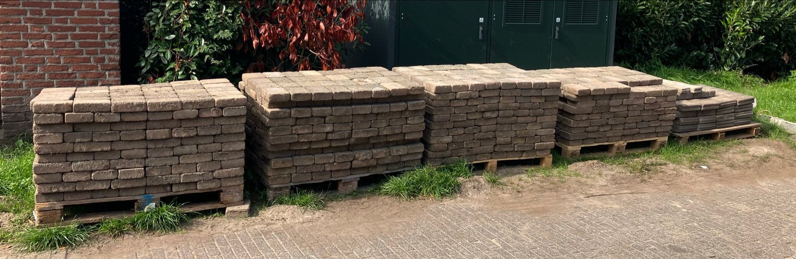 Gebruikte betonnen klinkers voor terras of oprit, Tuin en Terras, Ophalen, Gebruikt, Klinkers, 10 m² of meer