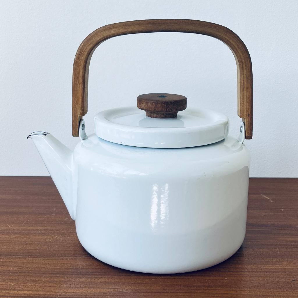 Arabia Finel emaille theepot door Heikki Orvola, Theepot/fluitketel, Finel, Gebruikt, Ophalen of Verzenden