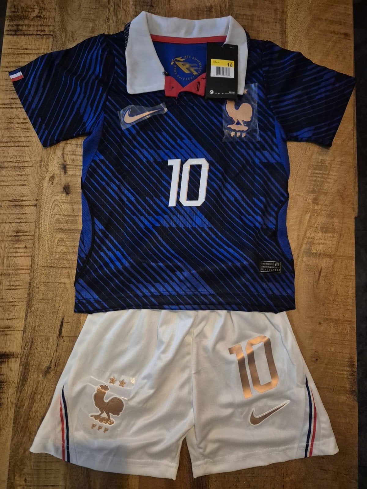Nieuwe voetbalpakjes - Diverse clubs en landen, Kinderen en Baby's, Ophalen of Verzenden, Nieuw