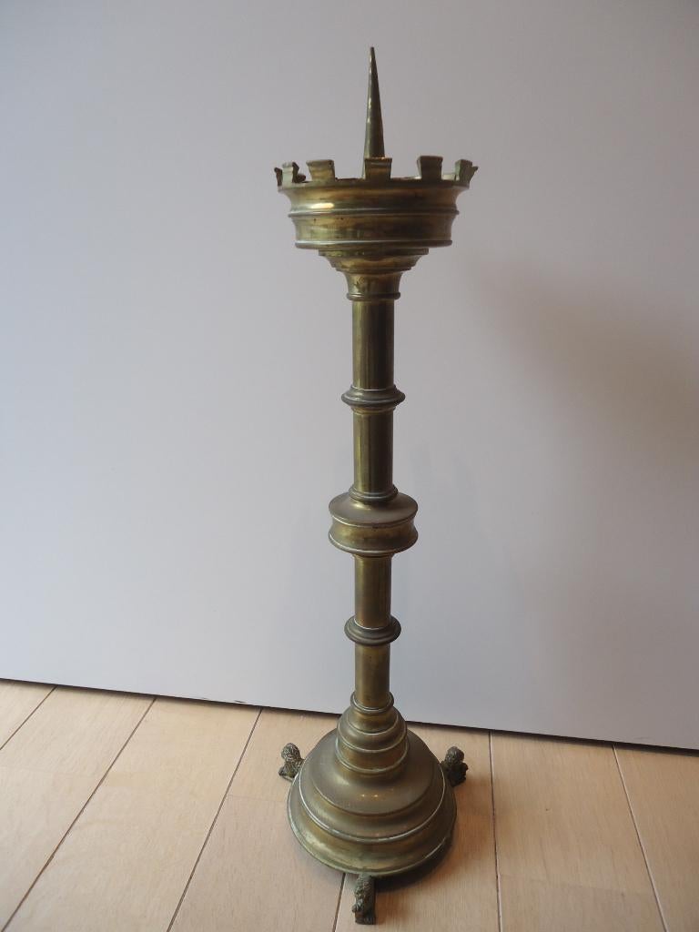 antiek Neo-gothische pin kandelaar kaarshouder leeuwenpoten, Antiek en Kunst, Ophalen