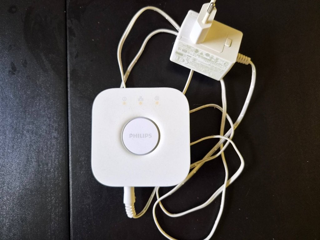 Philips Hue Bridge v2 incl. adapter en netwerkkabel, Smart home compatibel, Ophalen of Verzenden, Gebruikt, Philips