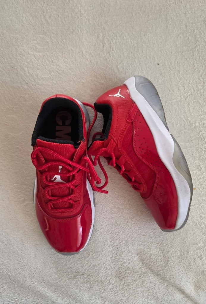 Nike Air Jordan 11 CMFT Low – University Red – maat 40, Nike, Ophalen of Verzenden, Rood, Sneakers of Gympen