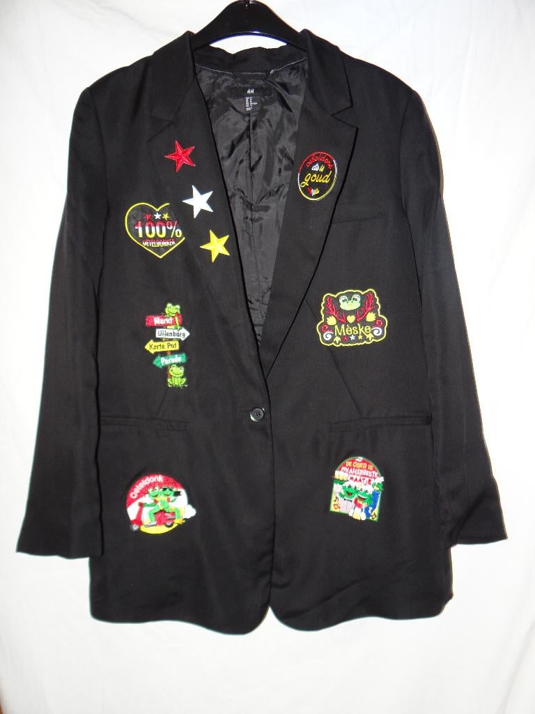 Leuk zwart OETELDONK/DEN BOSCH jas met emblemen (10), Kleding | Dames, Carnavalskleding en Feestkleding, Ophalen, Carnaval, Maat 42/44 (L)