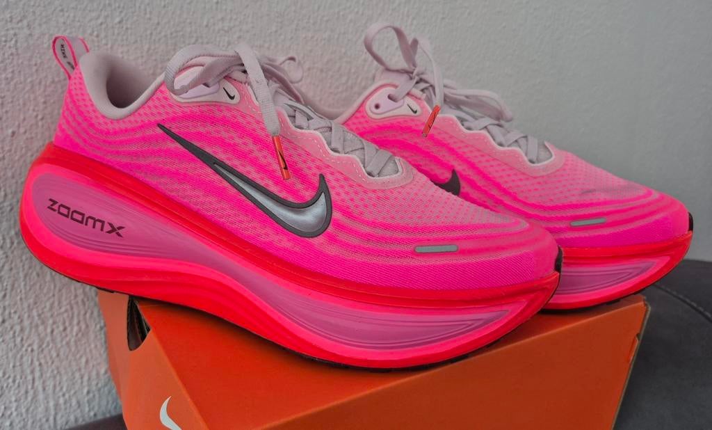 Nike Vomero hardloopschoenen dames maat 42 NIEUW!, Nieuw, Ophalen of Verzenden, Hardlopen, Hardloopschoenen