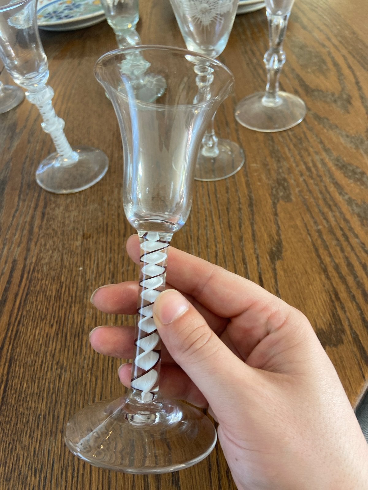 Antiek 18e-eeuws glas met gekleurde twist en pontiel, Ophalen of Verzenden