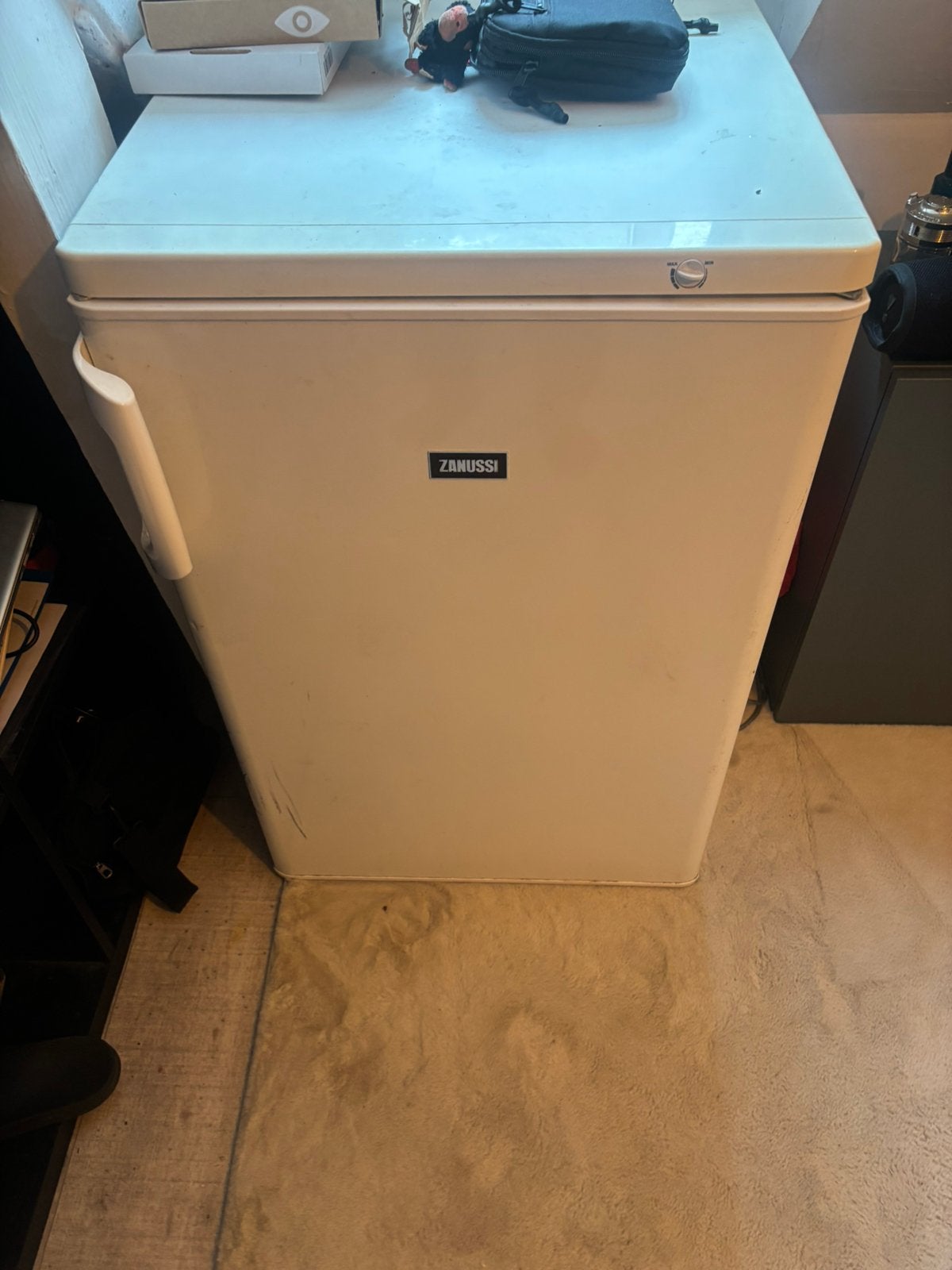 Zanussi vriezer, Ophalen, Minder dan 85 cm, Met vriesvak, Minder dan 75 liter